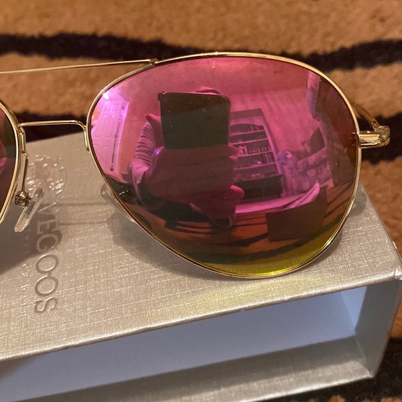 Host Pick  Vegoos Pink Polarized Mirrored Sunglasses - Picture 4 of 14